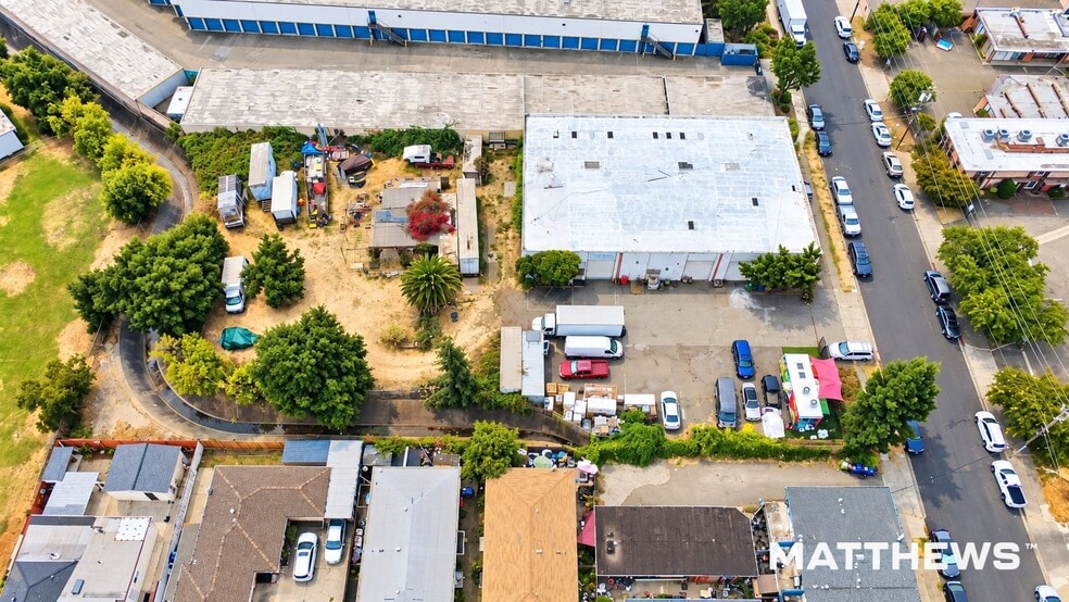 More Photos Of 109 Traynor St, Hayward Warehouse For Sale