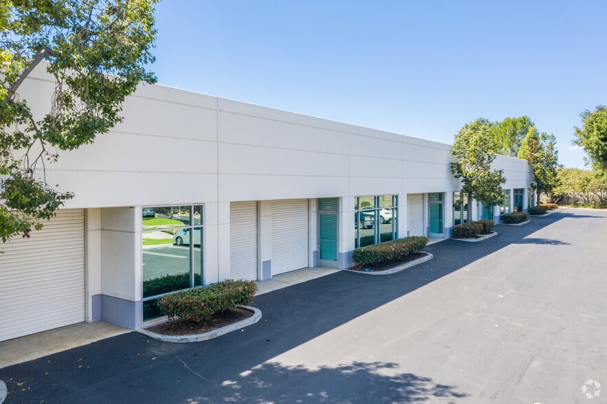 More Photos Of 212 Technology Dr, Irvine Research And Development For Lease