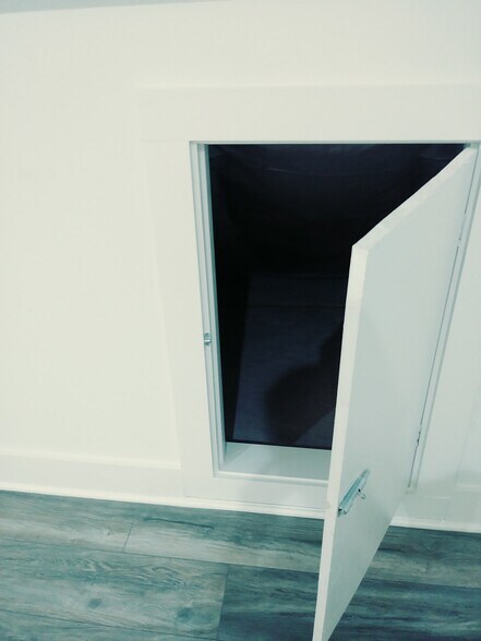 More Photos Of 1092 Sells Ave SW, Atlanta Specialty For Sale