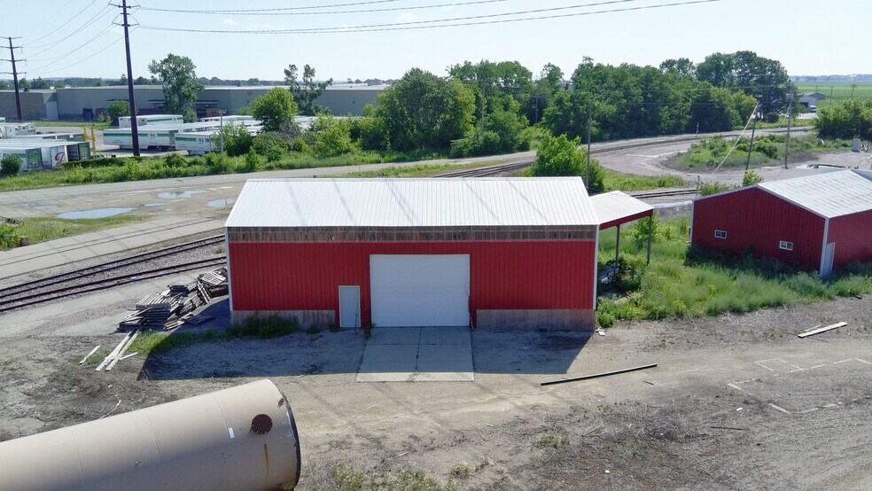 More Photos Of 1903 Beloit Ave, Janesville Industrial For Lease