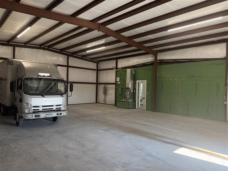 More Photos Of 7412-7420 Buttrum Way, New Braunfels Warehouse For Lease