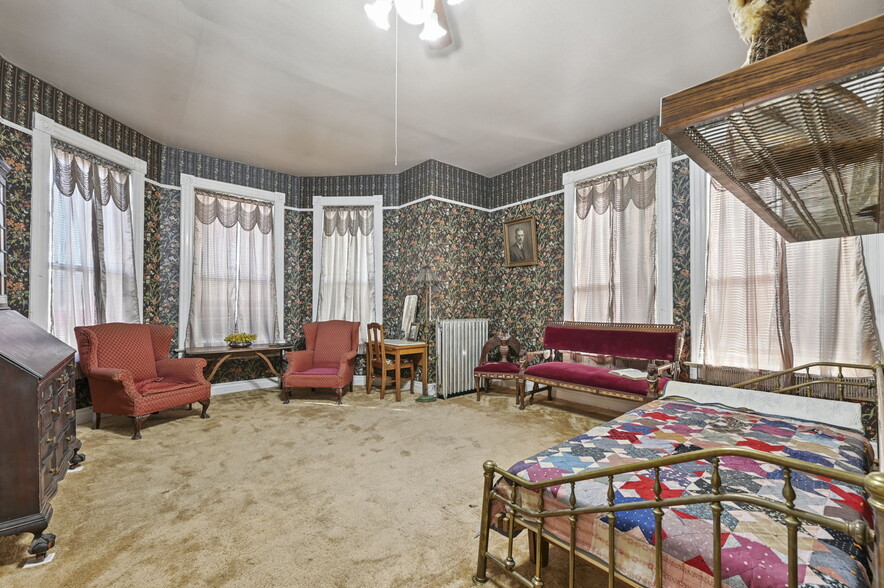 More Photos Of 2801 W Colorado Ave, Colorado Springs General Retail For Sale
