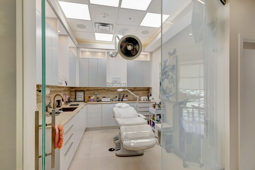 More Photos Of 2151 S Alternate A1A Hwy, Jupiter Medical For Sale