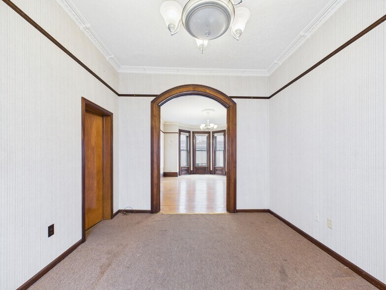 More Photos Of 40 E Genesee St, Auburn Storefront Retail Residential For Sale