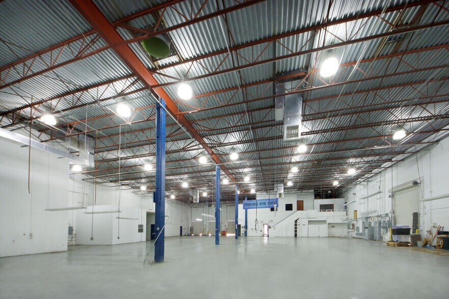 More Photos Of 2851 Evans St, Hollywood Warehouse For Lease