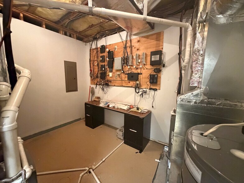 More Photos Of 730 E Second St, Blue Ridge Office For Sale