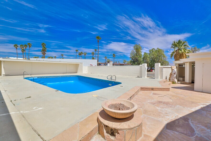More Photos Of 2249 N Palm Canyon Dr, Palm Springs Hotel For Sale