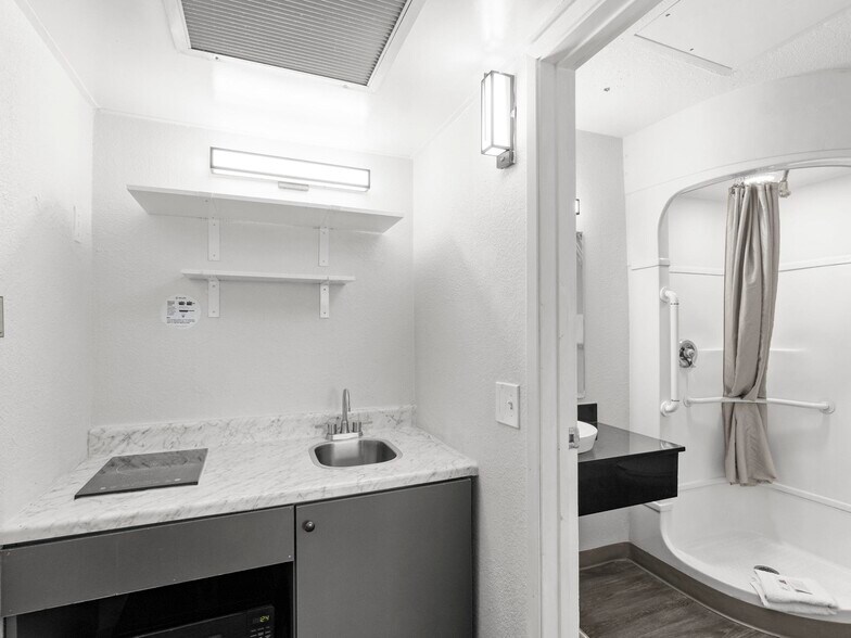 More Photos Of 1150 Wilkins Cir, Casper Hotel For Sale