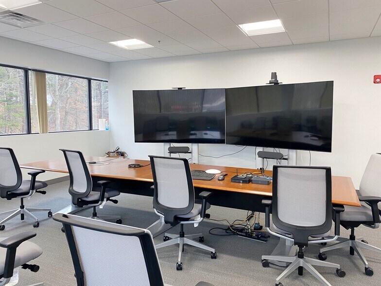 More Photos Of 40 Shawmut Rd, Canton Office For Lease