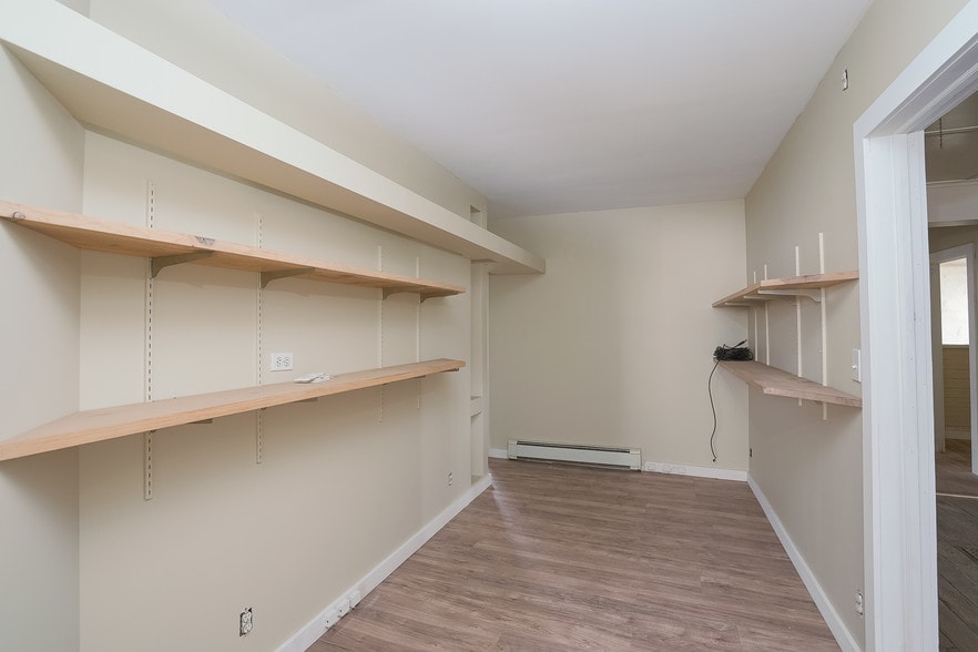 More Photos Of 6 Clinton Ave, Westfield Warehouse For Sale