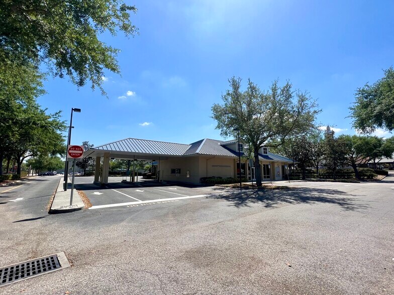 More Photos Of 210 Citrus Tower Blvd, Clermont Bank For Lease