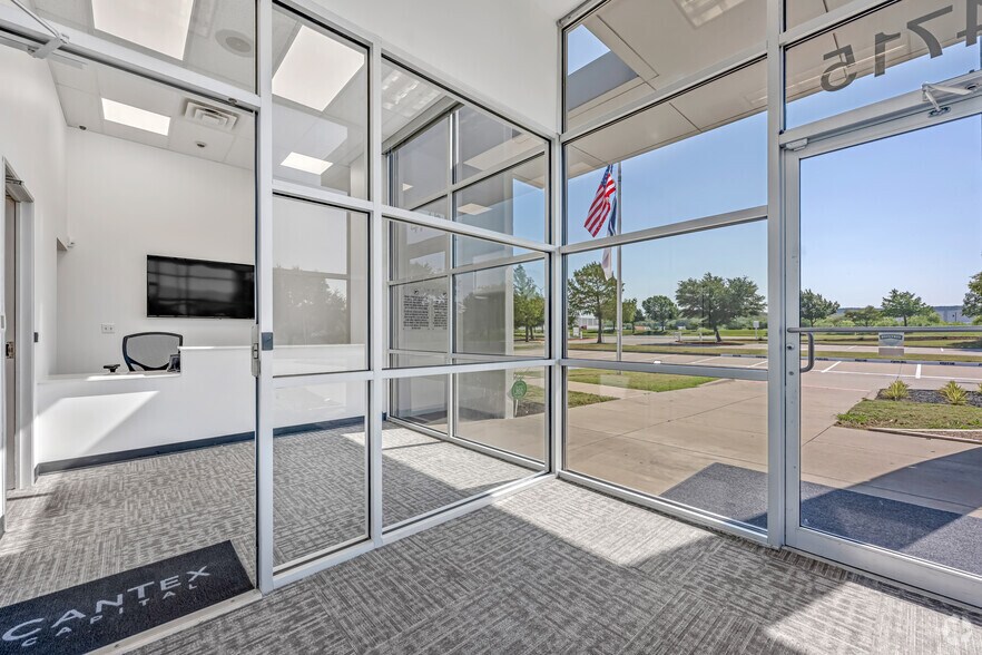 More Photos Of 4715 Mountain Creek Pky, Dallas Manufacturing For Lease