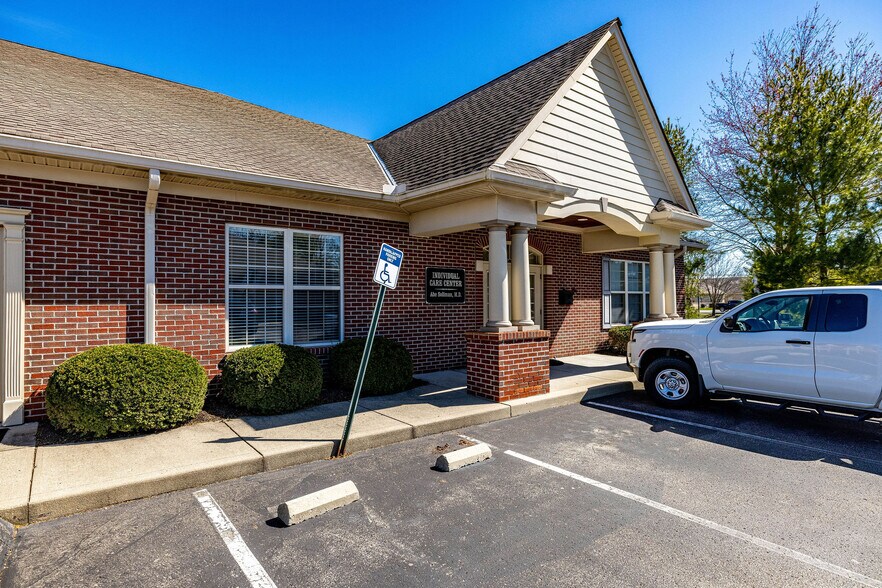 More Photos Of 8833 Chapel Square Dr, Cincinnati Medical For Sale