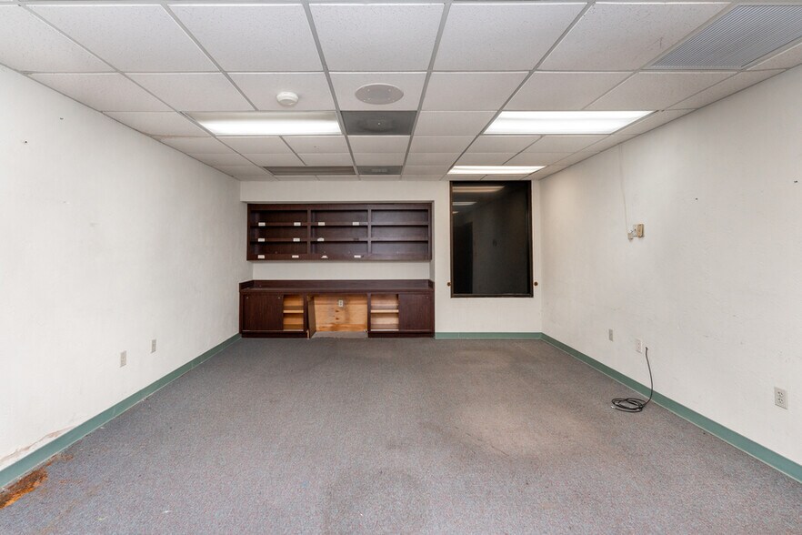 More Photos Of 201 S Nova Rd, Ormond Beach Bank For Lease