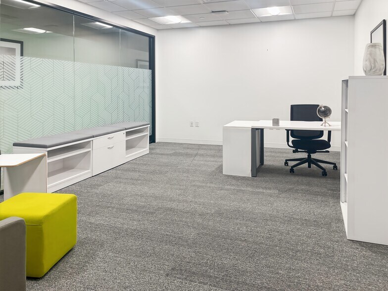 More Photos Of 1201 Fannin St, Houston Coworking Space