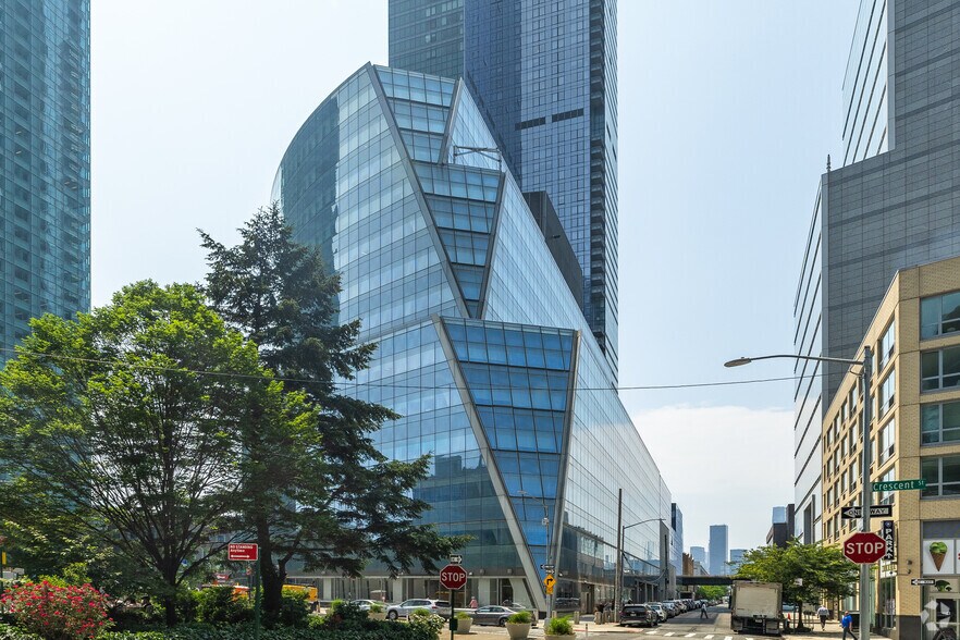 More Photos Of 2 Court Sq, Long Island City Office For Sale