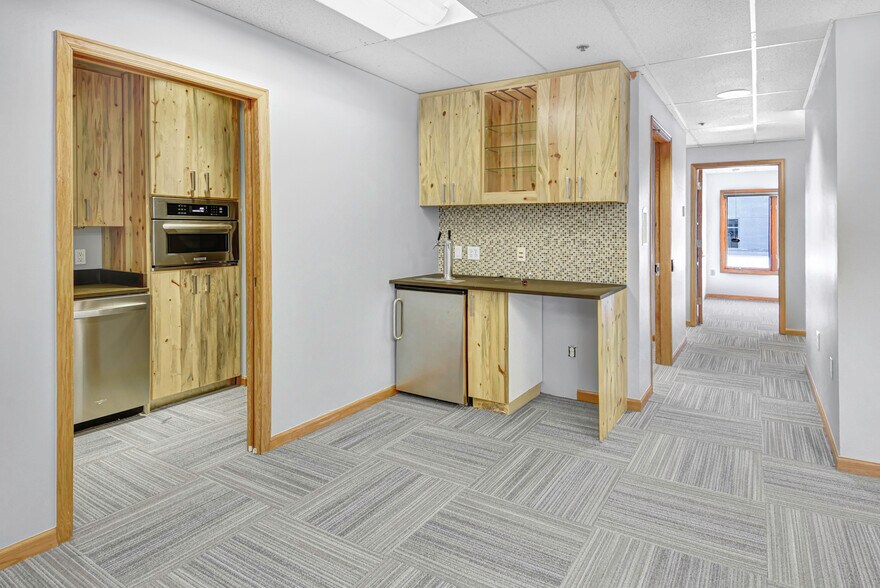 More Photos Of 1033-1037 Walnut St, Boulder Loft Creative Space For Lease