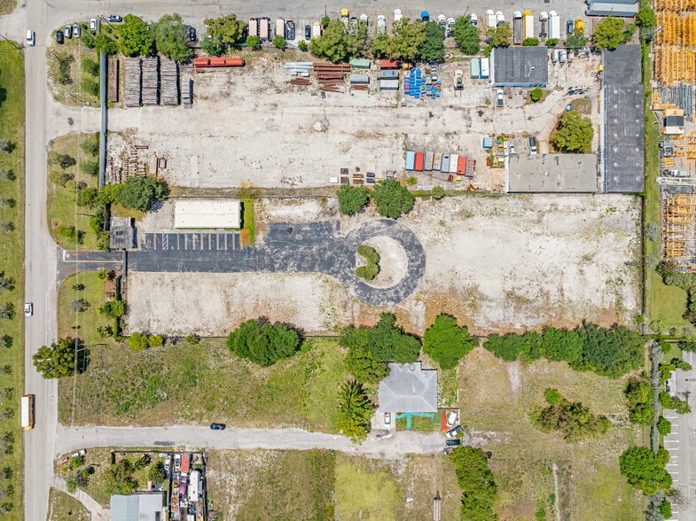 More Photos Of 1911 NW 15th St, Pompano Beach Truck Terminal For Lease