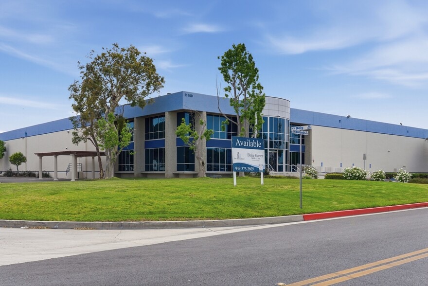 More Photos Of 11700 Monarch St, Garden Grove Warehouse For Sale