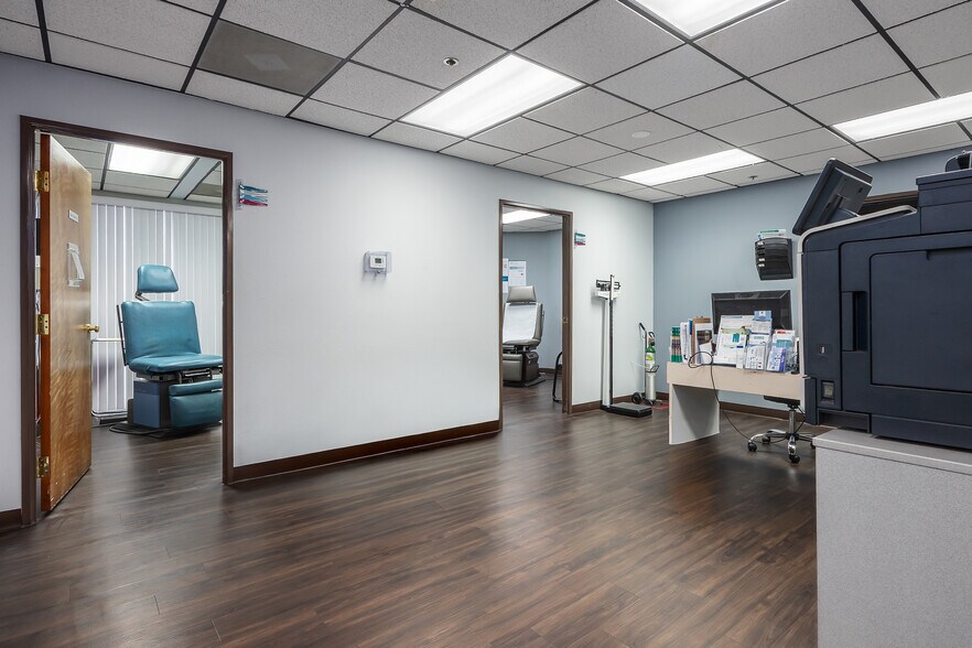 More Photos Of 630 S Rancho Dr, Las Vegas Medical For Lease