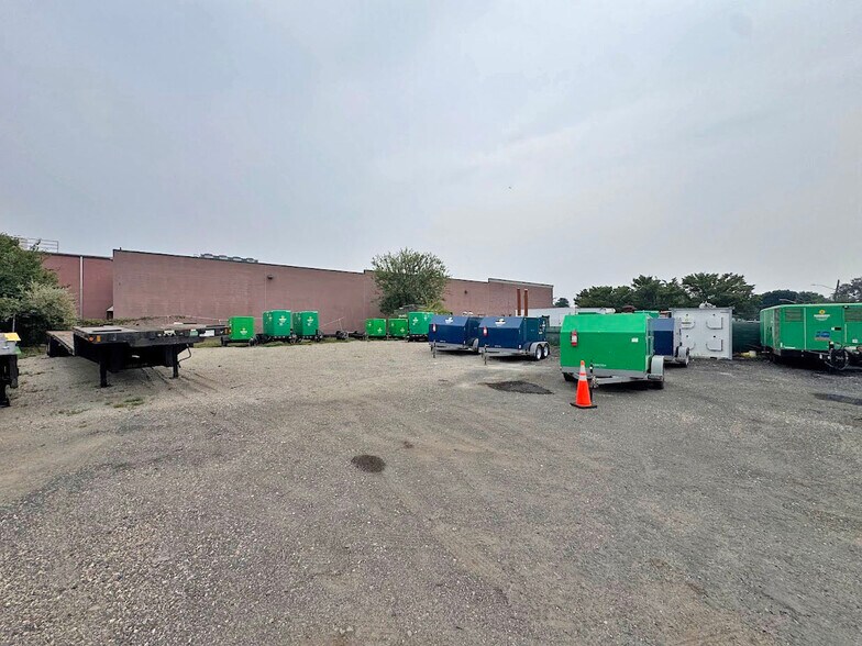 More Photos Of 359 Duffy Ave, Hicksville Warehouse For Sale