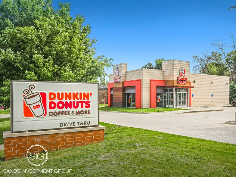 Primary Photo Of 3611 SE 14th St, Des Moines Fast Food For Sale