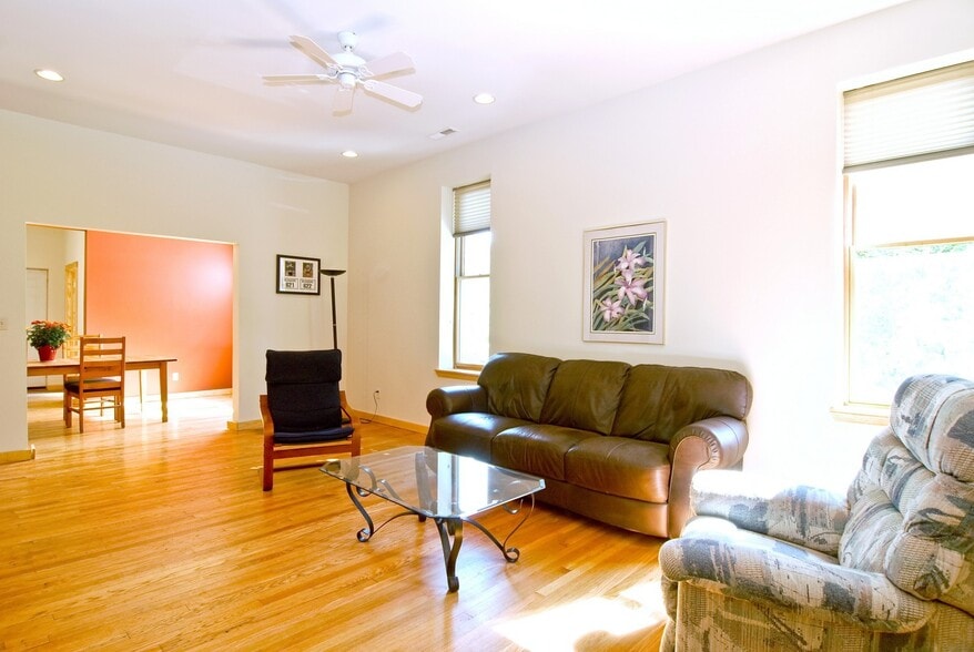 More Photos Of 2600-2604 N Booth St, Milwaukee Storefront Retail Residential For Sale