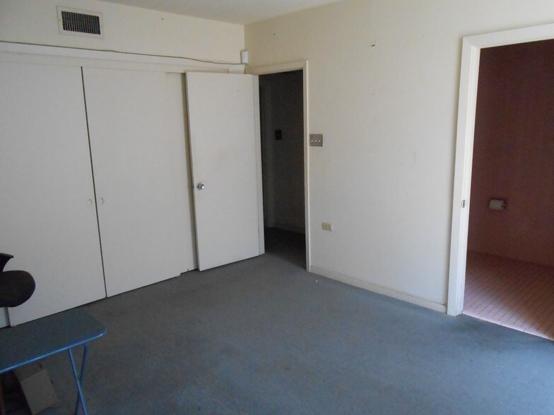 More Photos Of 301 W 44th St, Corpus Christi Manufacturing For Sale