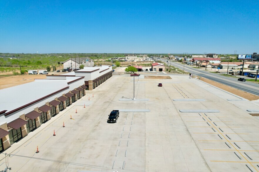 More Photos Of 901 Palmer Ln, Pleasanton Storefront Retail Office For Lease
