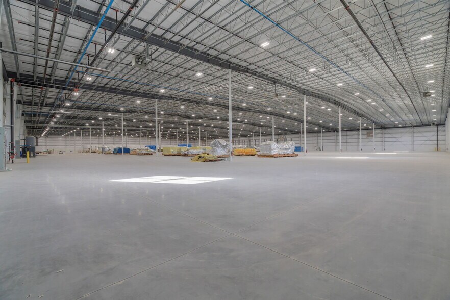 More Photos Of 2677 Huntington Park Dr, Loudon Warehouse For Lease