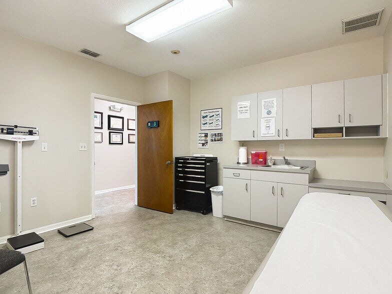 More Photos Of 45 Bryan Ave, LaBelle Medical For Sale