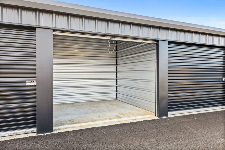 More Photos Of 12755 Clow Corner Rd, Dallas Self Storage For Sale