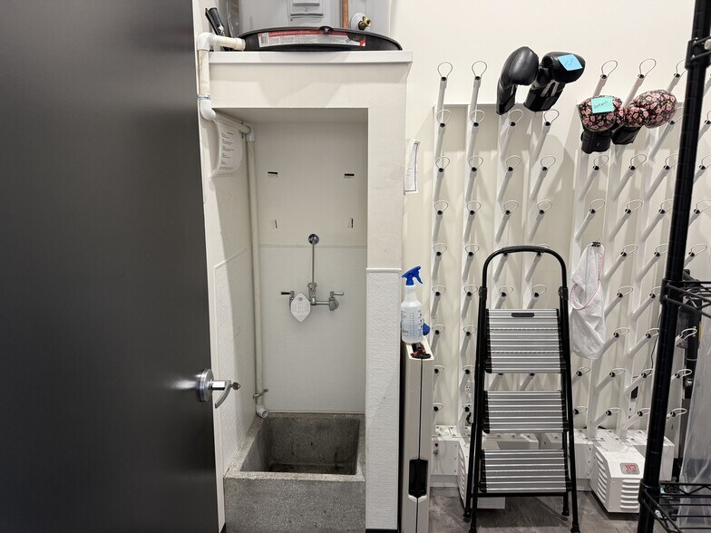 More Photos Of 6432 E Florida St, Evansville General Retail For Sale