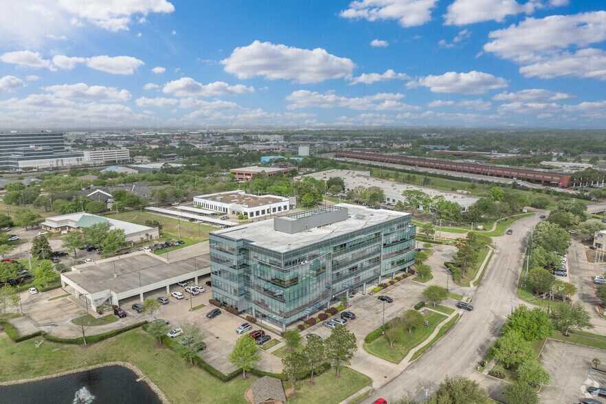 More Photos Of 455 E Medical Center Blvd, Webster Medical For Lease