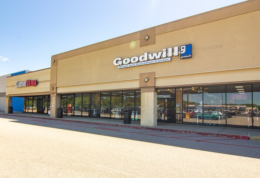 More Photos Of 700-1000 Nitro Market Pl, Nitro Unknown For Lease