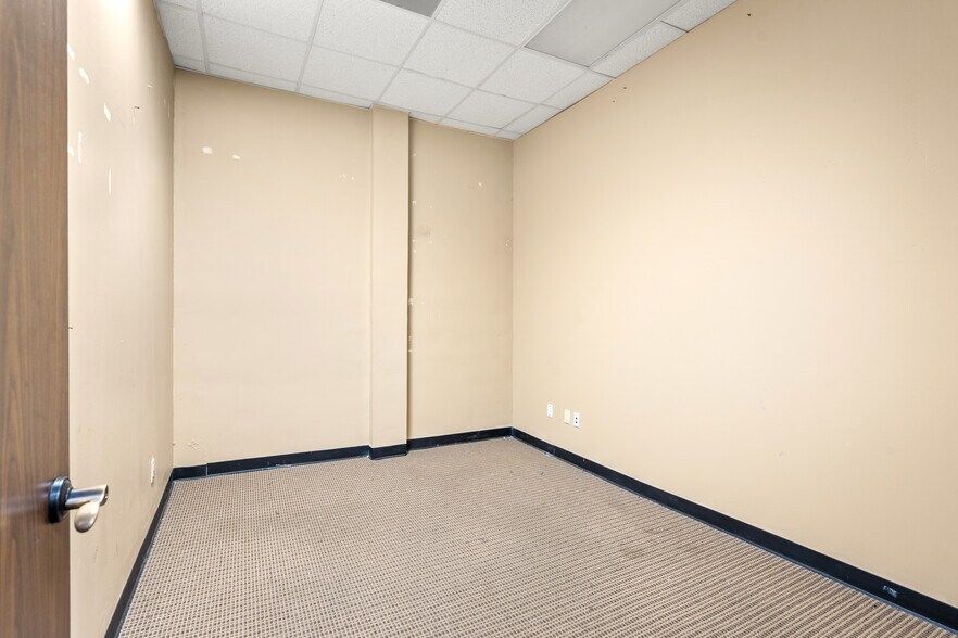 More Photos Of 3219 Harrisburg Blvd, Houston Medical For Lease