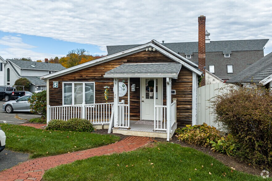 More Photos Of 120-152 Simsbury Rd, Avon Unknown For Lease