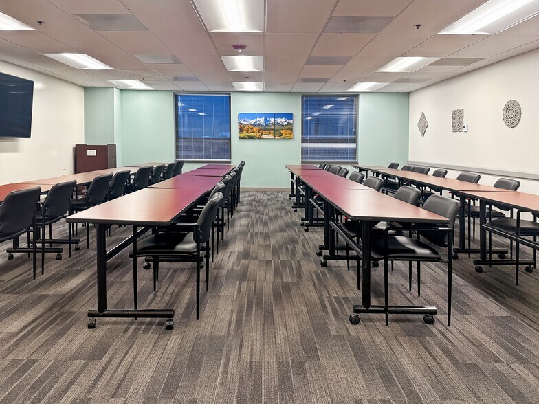 More Photos Of 3900 S Wadsworth Blvd, Lakewood Coworking Space