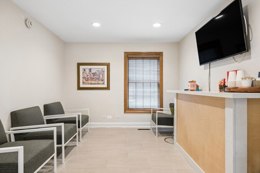 More Photos Of 4215 Kirchoff Rd, Rolling Meadows Office For Sale