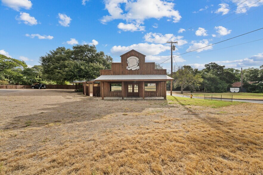 More Photos Of 6401 Rock Creek Rd, Waco Freestanding For Sale