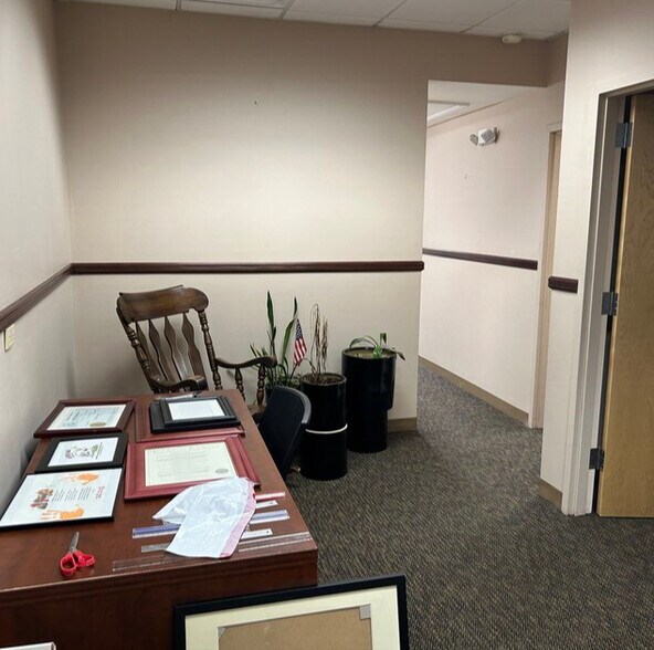 More Photos Of 240 Long Beach Rd, Island Park Office For Sale