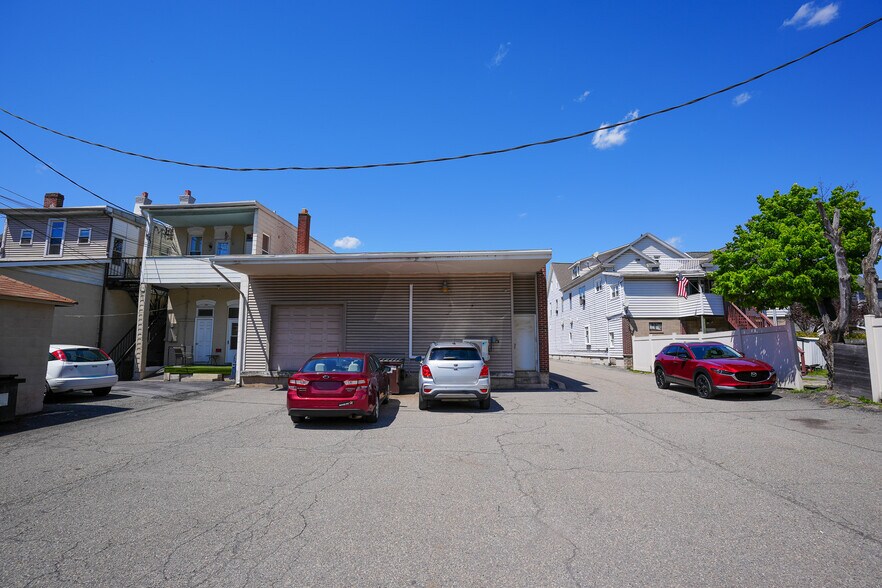 More Photos Of 418 Delaware Ave, Palmerton Storefront For Sale