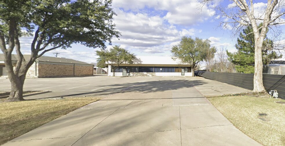 More Photos Of 1201 E Arkansas Ln, Arlington Storefront For Sale