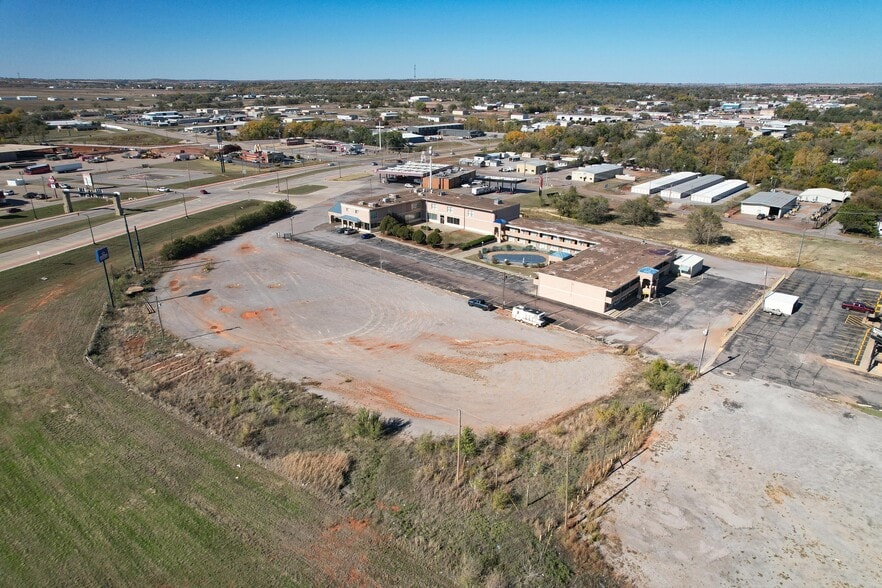More Photos Of 2500 S Main St, Elk City Hotel For Sale
