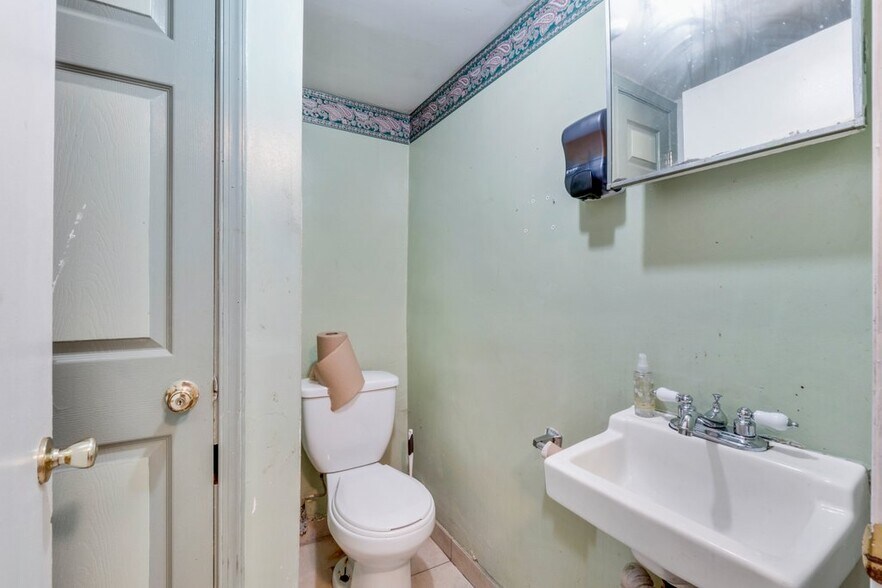 More Photos Of 2516-2520 N Charles St, Baltimore Apartments For Sale