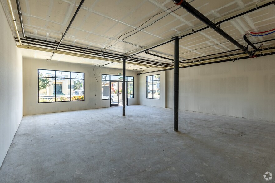 More Photos Of 990 W Grand Ave, Oakland Apartments For Sale