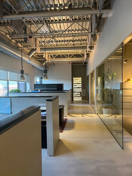 More Photos Of 29110 Inkster Rd, Southfield Office For Lease