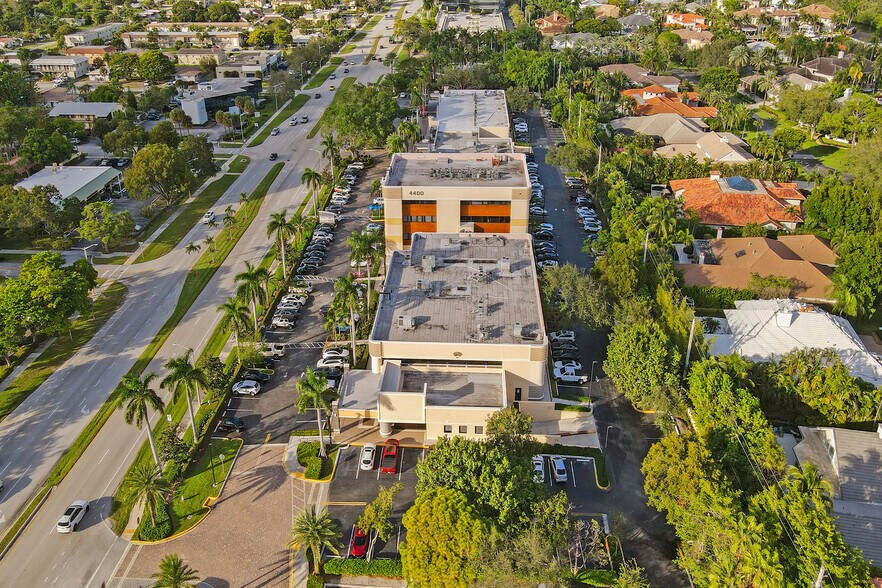 More Photos Of 4400 N Federal Hwy, Boca Raton General Retail For Lease