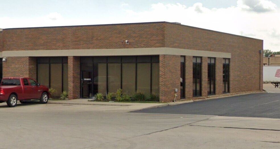 Primary Photo Of 1600-1624 N Corrington Ave, Kansas City Flex For Lease