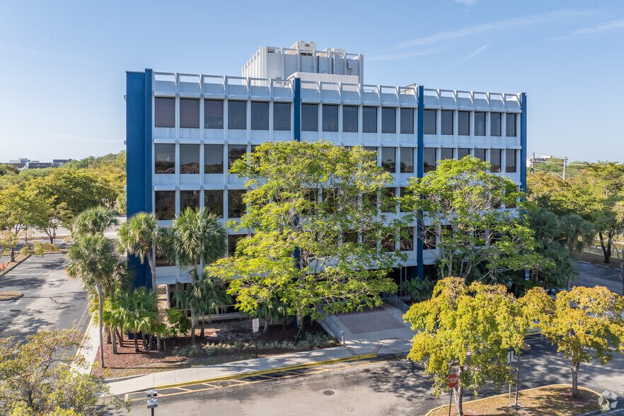 More Photos Of 8751 W Broward Blvd, Plantation Office For Sale
